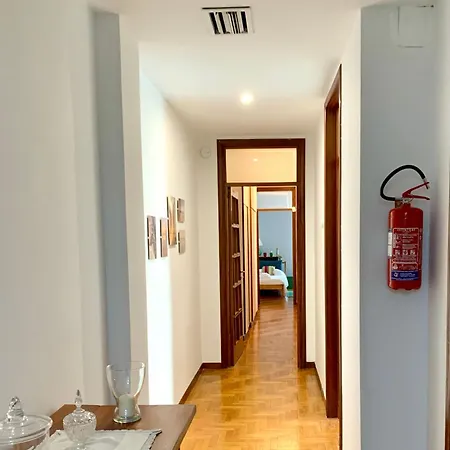 Flower Apartman Bari